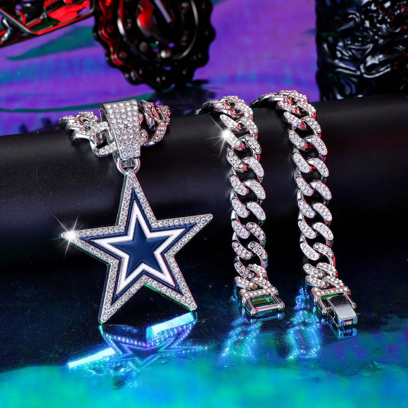 Cowboys Pendant and Necklace Silver
