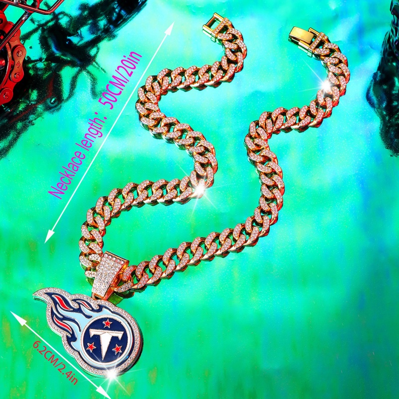 Titans Pendant and Necklace Gold