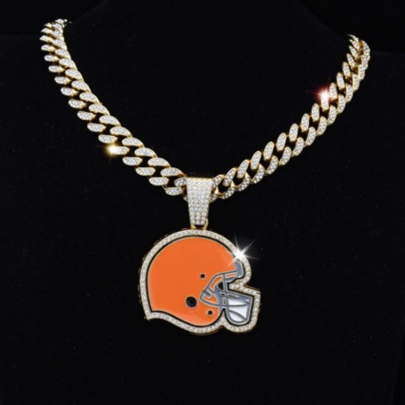 Browns Pendant and Necklace Gold